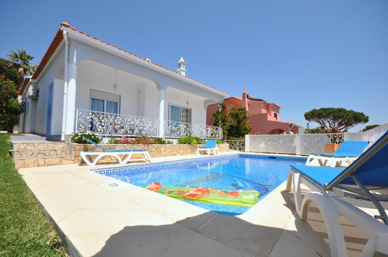 Well-Appointed Villa Is Situated In The Popular Resort Of Vilamoura กัวเตย์รา ภายนอก รูปภาพ