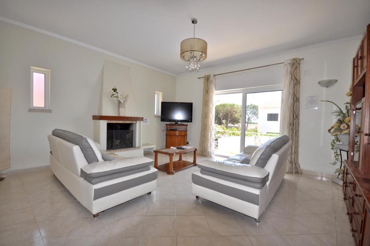 Well-Appointed Villa Is Situated In The Popular Resort Of Vilamoura กัวเตย์รา ภายนอก รูปภาพ