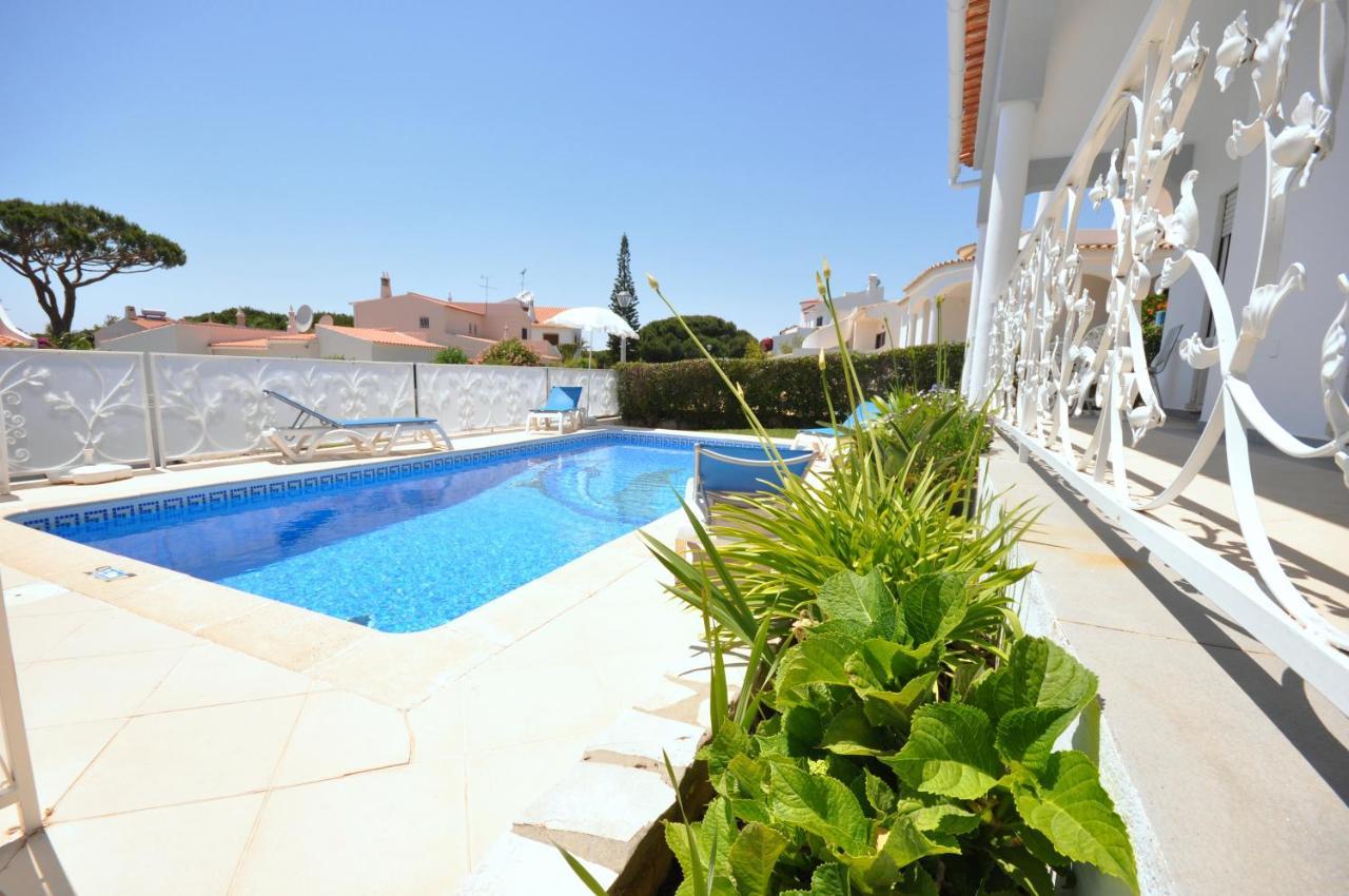 Well-Appointed Villa Is Situated In The Popular Resort Of Vilamoura กัวเตย์รา ภายนอก รูปภาพ