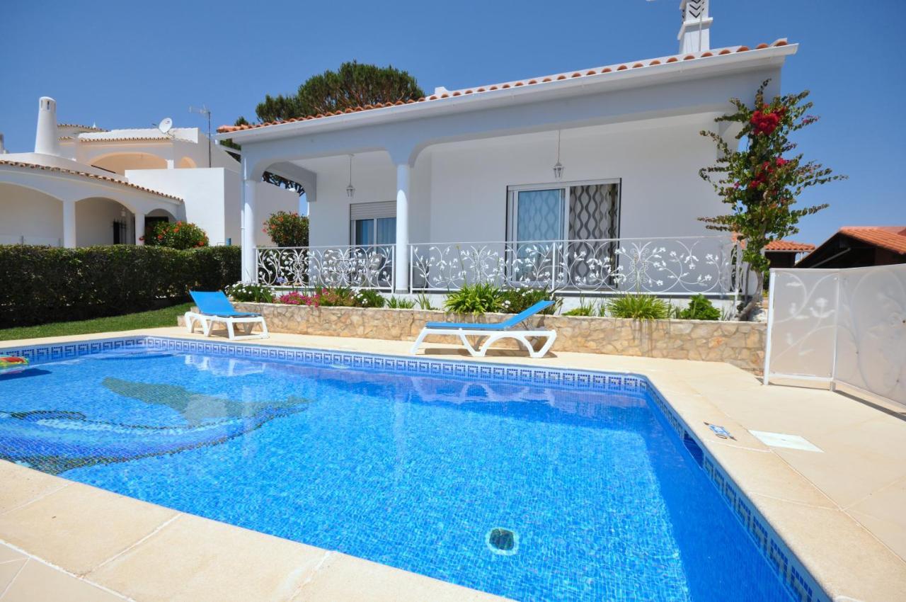 Well-Appointed Villa Is Situated In The Popular Resort Of Vilamoura กัวเตย์รา ภายนอก รูปภาพ