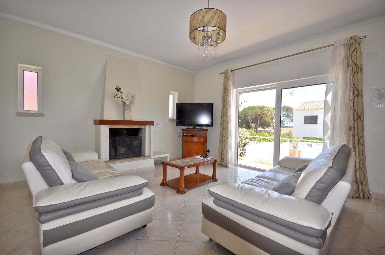 Well-Appointed Villa Is Situated In The Popular Resort Of Vilamoura กัวเตย์รา ภายนอก รูปภาพ