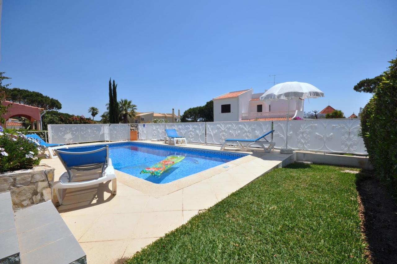 Well-Appointed Villa Is Situated In The Popular Resort Of Vilamoura กัวเตย์รา ภายนอก รูปภาพ