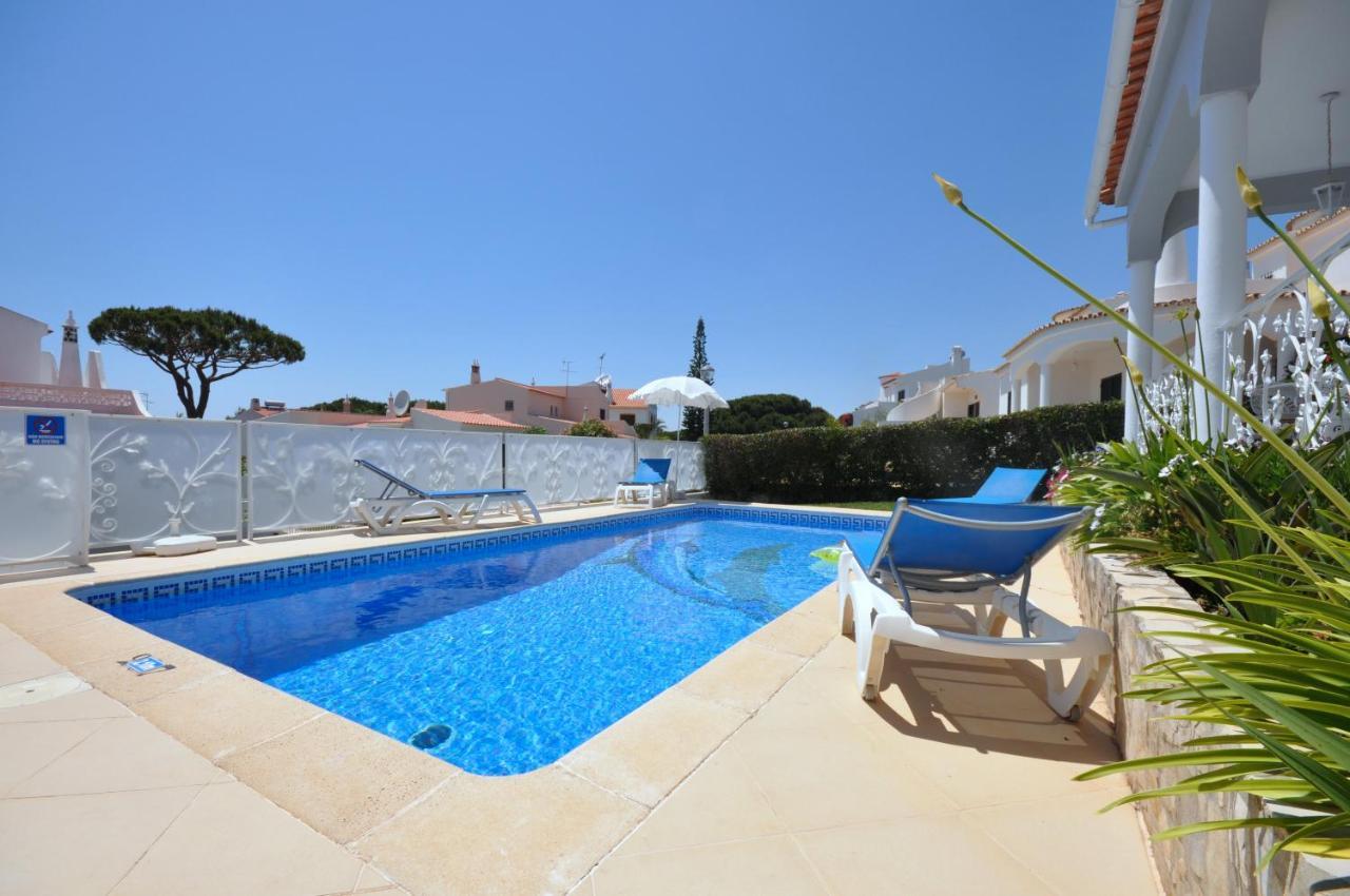 Well-Appointed Villa Is Situated In The Popular Resort Of Vilamoura กัวเตย์รา ภายนอก รูปภาพ